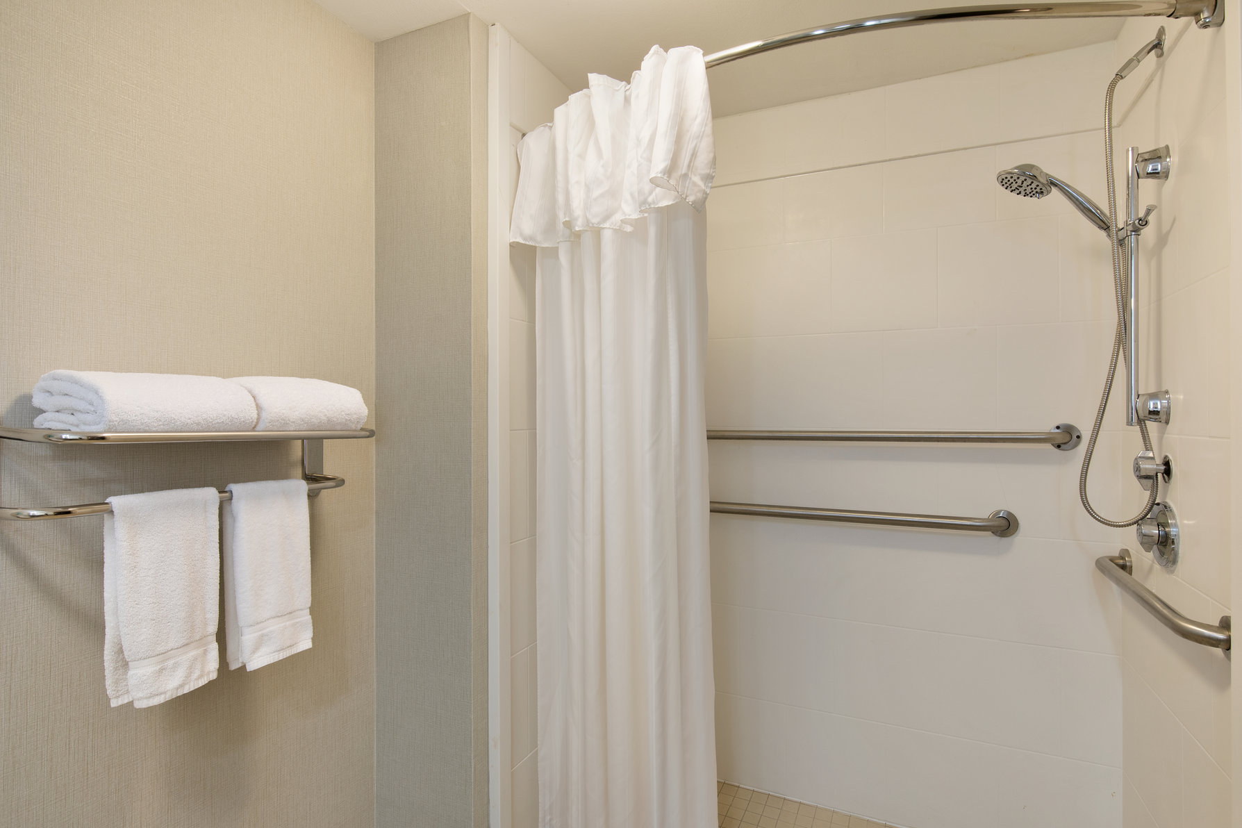 Homewood Suites by Hilton Lubbock Room Type - 1KNG 2QN ACC RI SHWR NSMK
