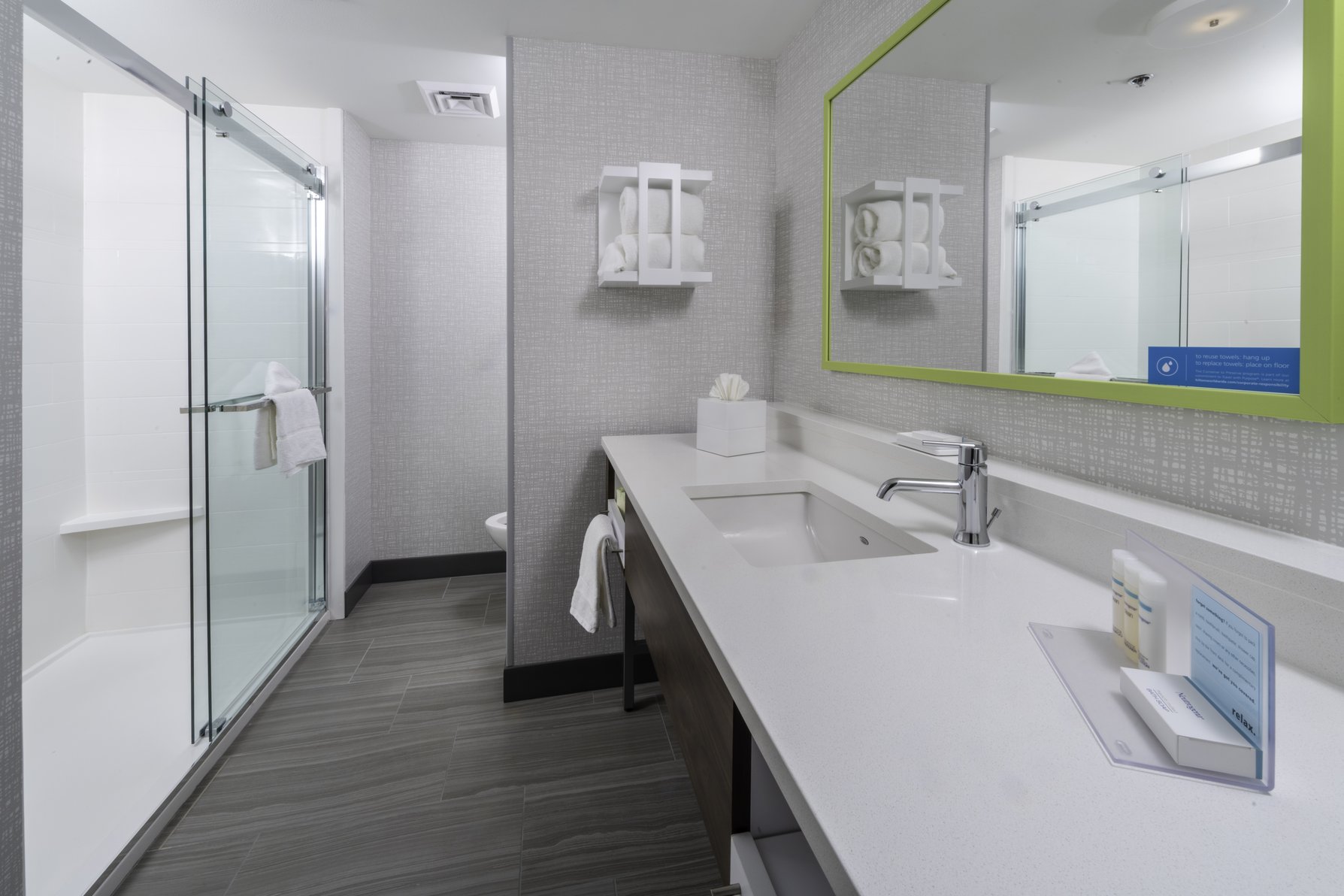 Hampton Inn & Suites by Hilton Conway Room Type - 1 KING ACCESSIBLE TUB NS