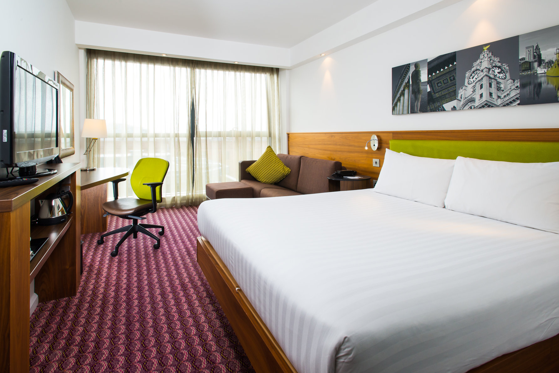 Hampton by Hilton Liverpool City Center Room Type - QUEEN ROOM W  SOFA BED NS