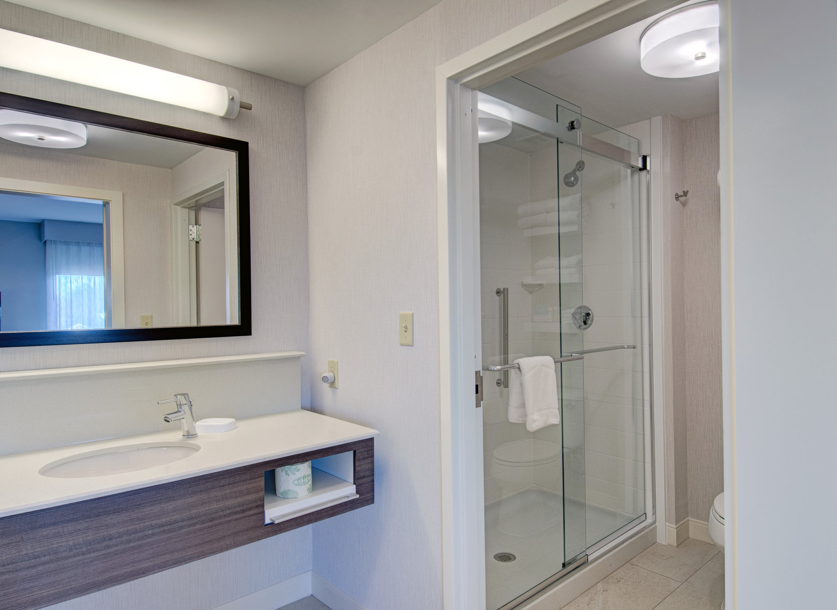 Hampton Inn by Hilton Boston - Westborough Room Type - 1 KING STUDIO W FRIDGE NS