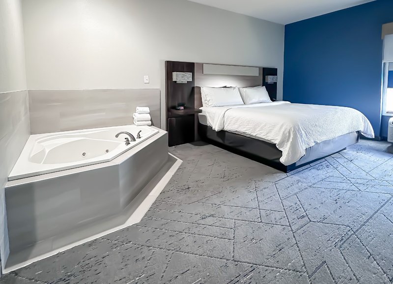 HOLIDAY INN EXP NEW PHILADEL