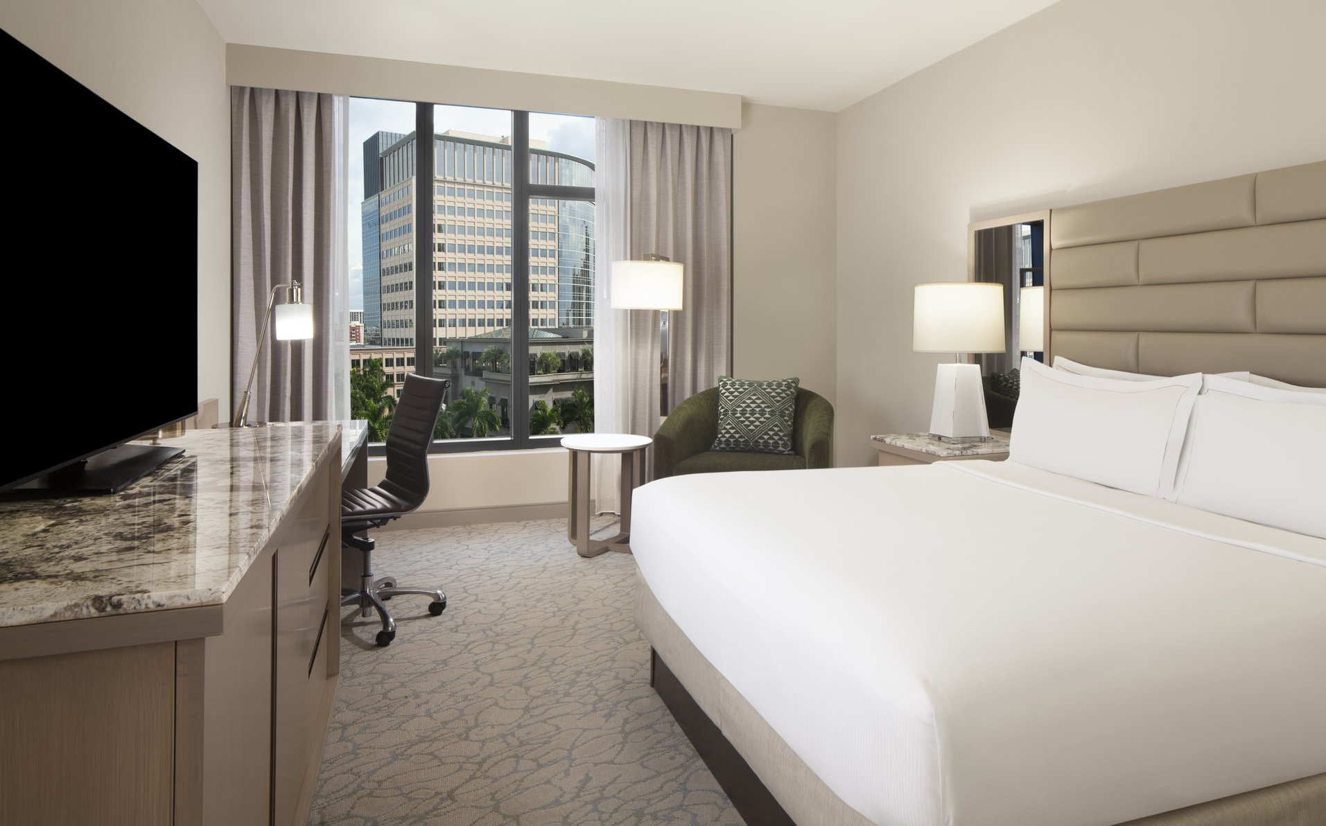Hilton West Palm Beach Room Type - 1 KING DELUXE CITY VIEW
