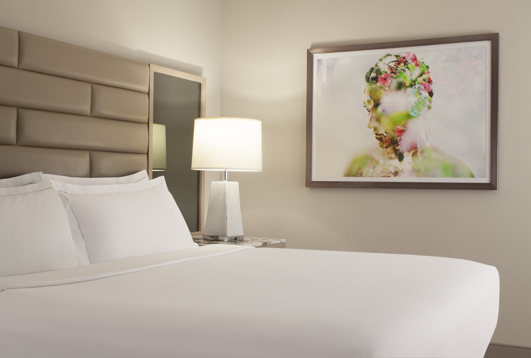 Hilton West Palm Beach Room Type - 1 KING DELUXE POOL VIEW