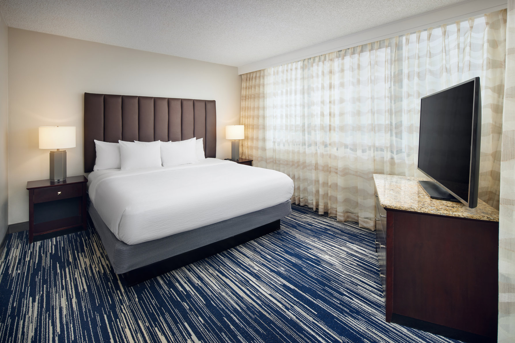 Embassy Suites by Hilton West Palm Beach Central Room Type - 1 KING BED CORNER SUITE