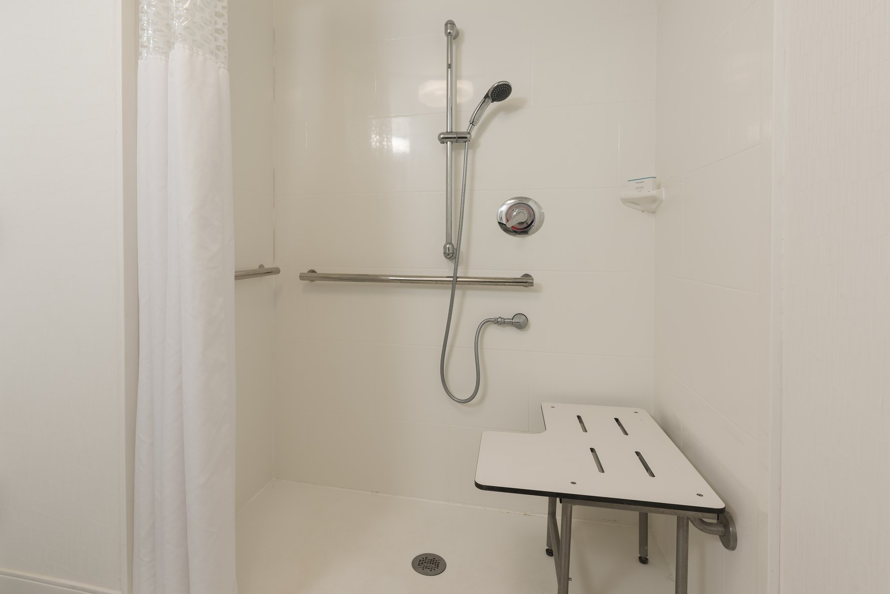 Hampton Inn Milwaukee Northwest Room Type - 1 FULL ACCESSIBLE W TUB NS
