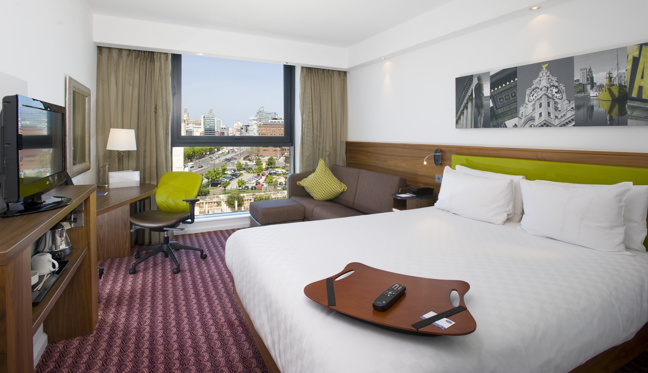 Hampton by Hilton Liverpool City Center Room Type - QUEEN VIEW RM W  SOFA BED