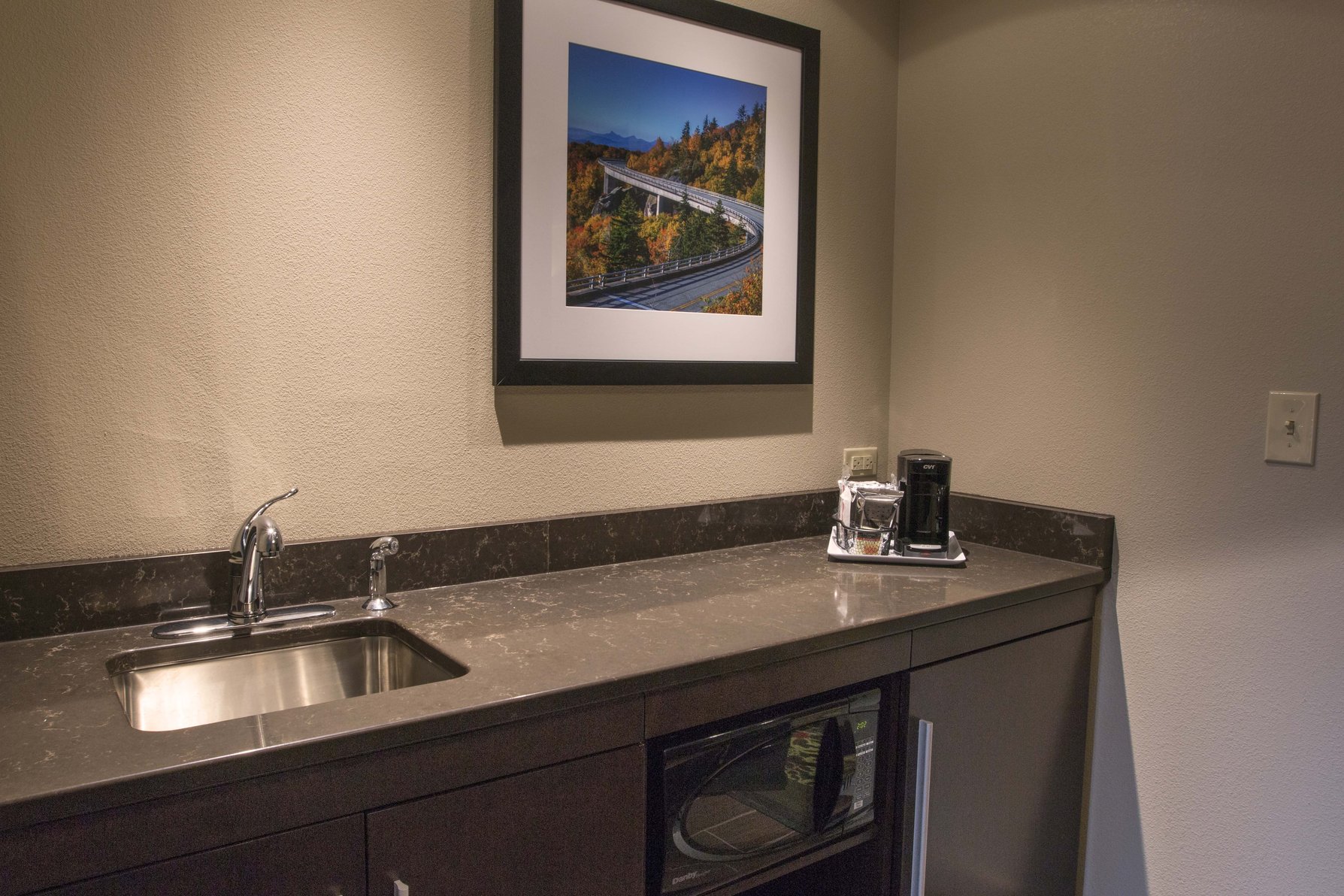Hampton Inn & Suites by Hilton Boone Room Type - 1KN STDO MIC FRIDG WTBR NS