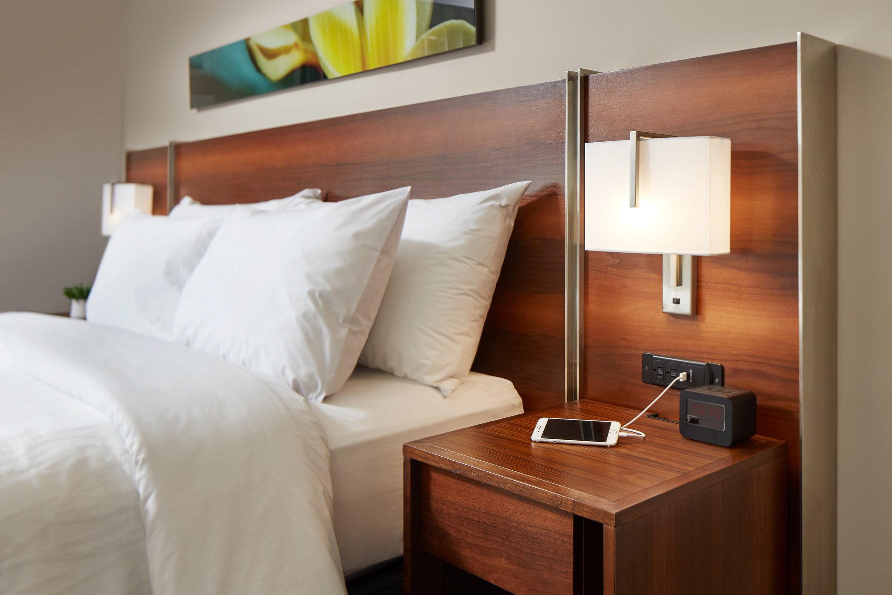 Hilton Garden Inn Waikiki Beach Room Type - 2DB 1K 2BD HEA ACC CV STE