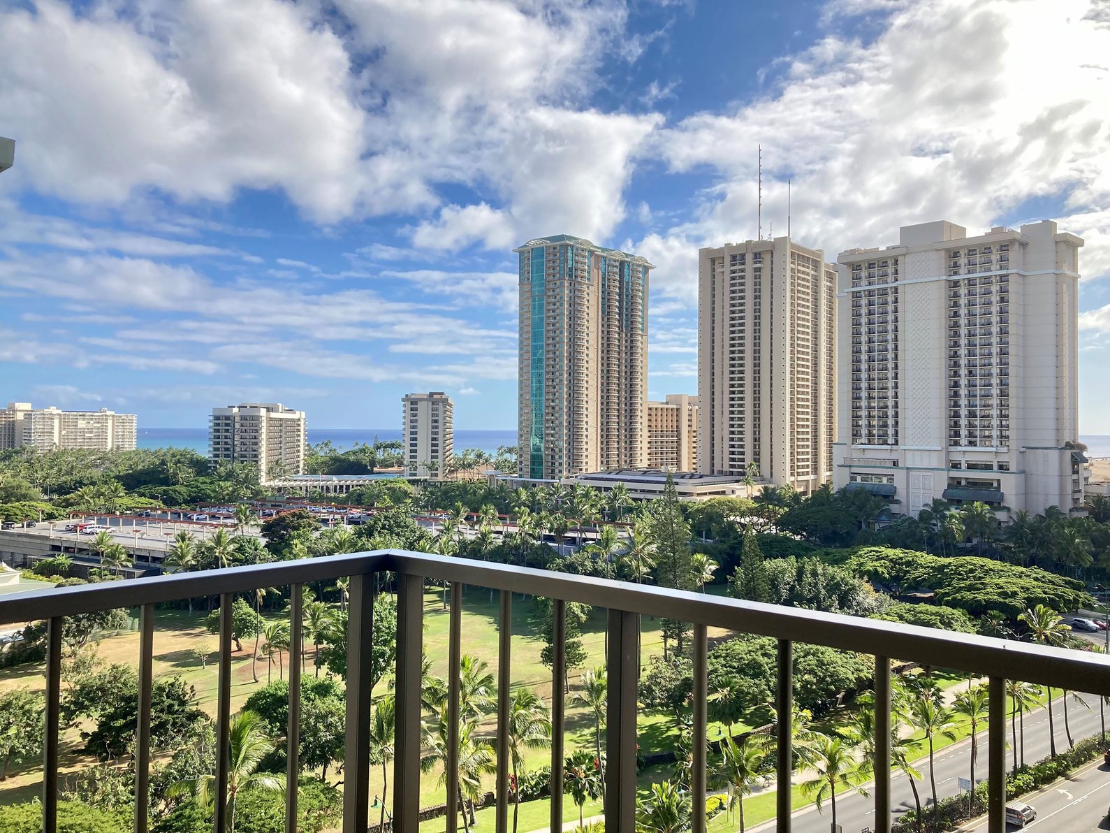 DoubleTree by Hilton Hotel Alana - Waikiki Beach Room Type - ALA MOANA STE POV 1Q BED