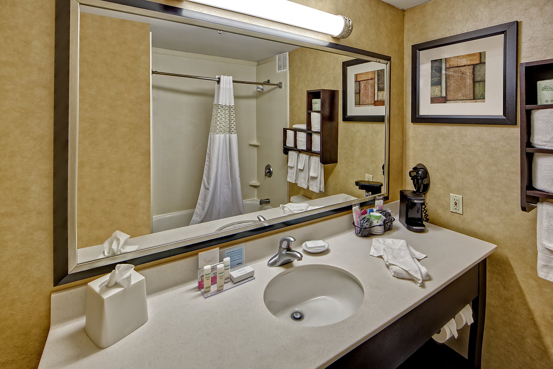 Hampton Inn by Hilton Laurinburg Room Type - 1 KG BED LARGER RM NONSMOK