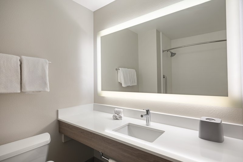 HOLIDAY INN EXPRESS SHEBOYGAN