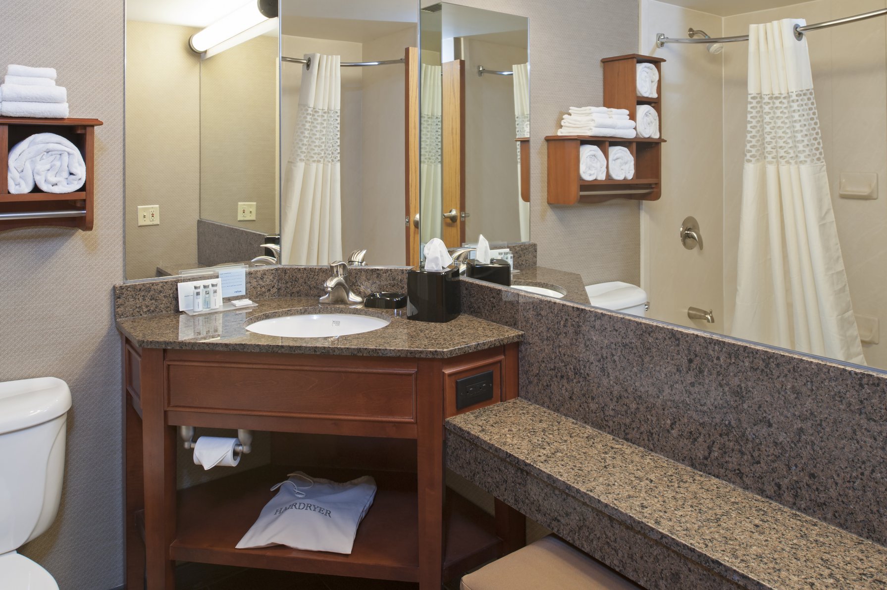 Hampton Inn by Hilton Muskegon Room Type - 1KNG STUDIO SOFABED NOSMOK