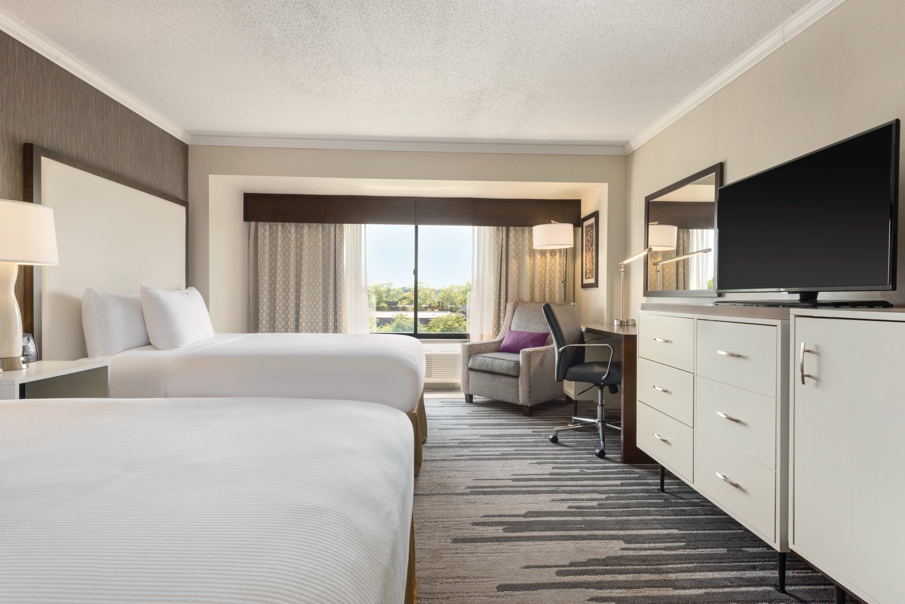 DoubleTree by Hilton Milwaukee - Brookfield Room Type - 2 QUEEN BEDS