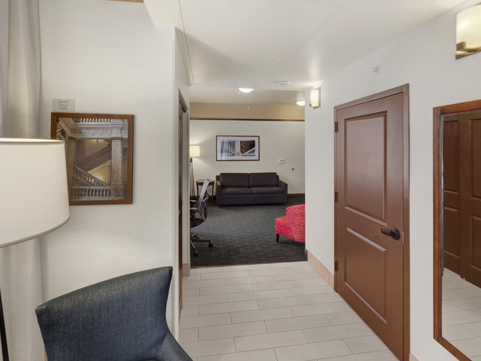 Hilton Garden Inn Milwaukee Downtown Room Type - 1KNG 1BDRM MOB HEA ACC TUB