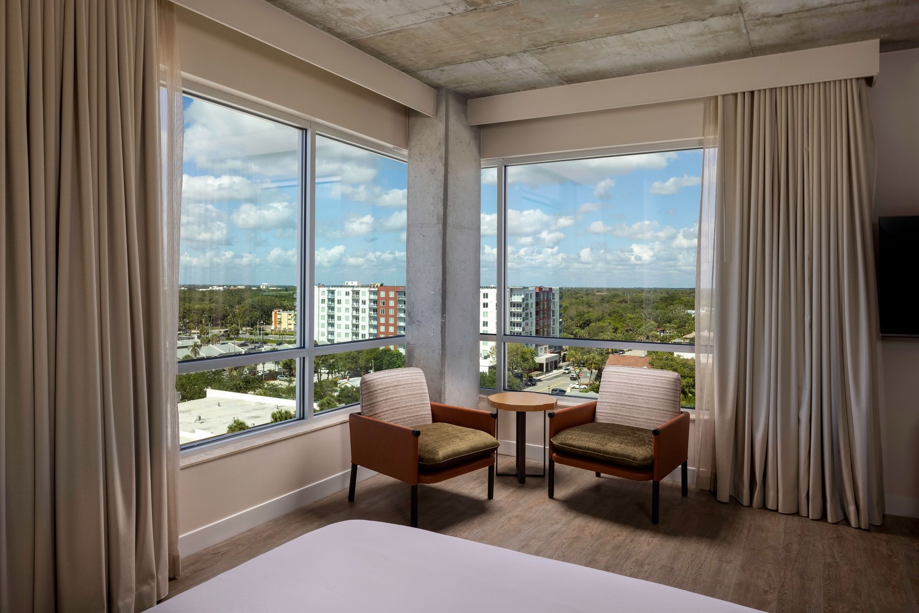 Hotel Melby Downtown Melbourne Tapestry Collection by Hilton Room Type - 1 KG CNR CITY VW HEAR ACC