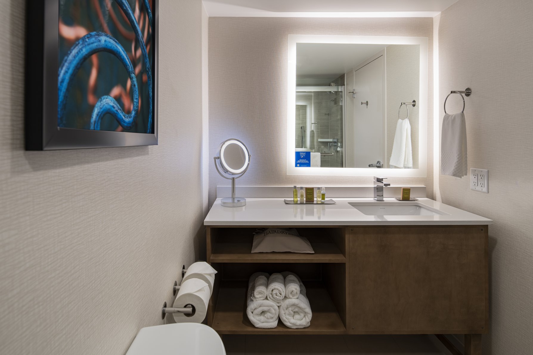 DoubleTree by Hilton Madison East Room Type - 1 K STDO STE MB HR ACC TUB