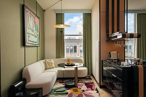 Penthouse - Living Room_Bar