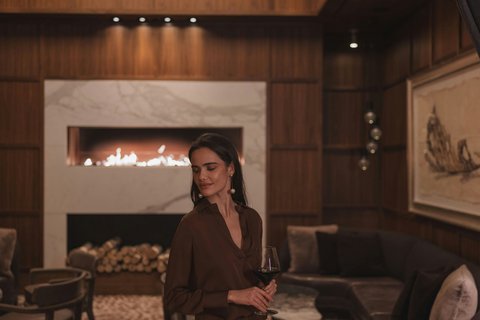 Avery Bar - Fireplace