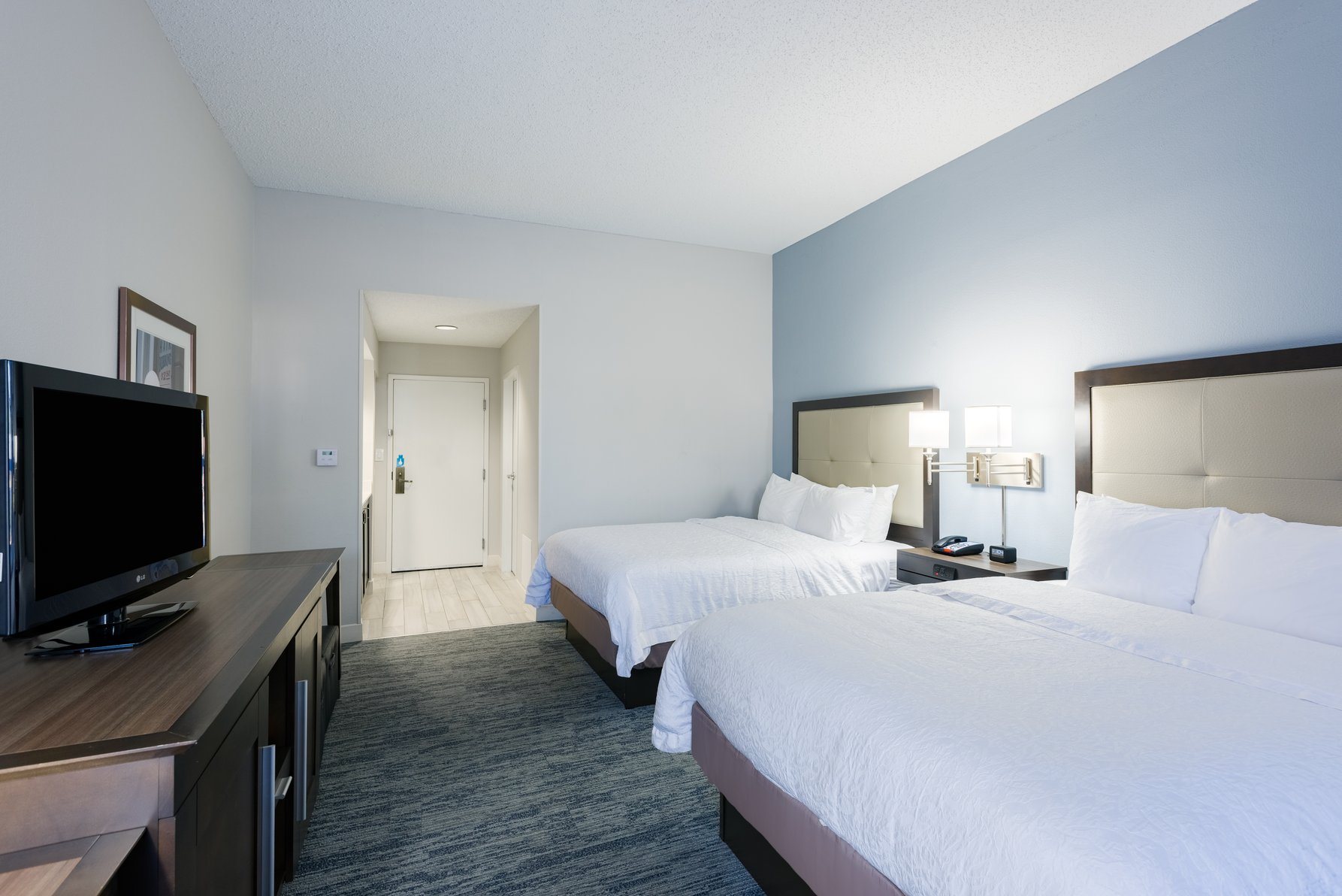Hampton Inn by Hilton Mount Airy Room Type - 2 QUEENS MIC FRG WTBR NS