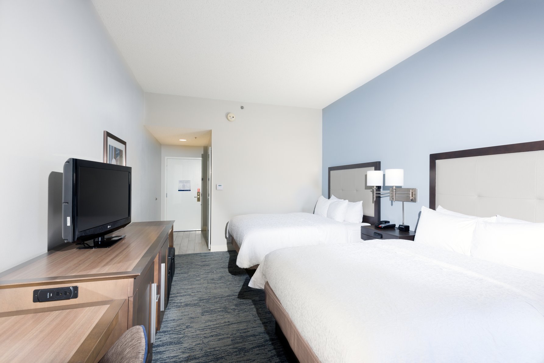 Hampton Inn by Hilton Mount Airy Room Type - 2 QUEENS W FRIDGE NOSMOK