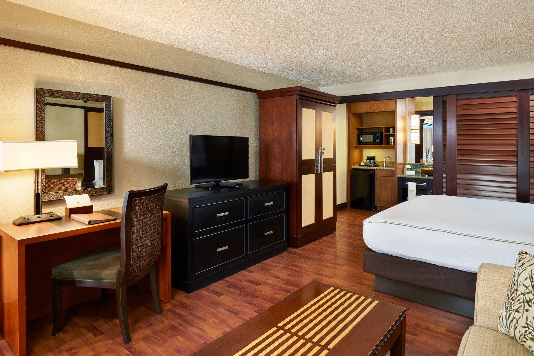 DoubleTree by Hilton Hotel Orlando at SeaWorld Room Type - 1 KING GARDEN VIEW