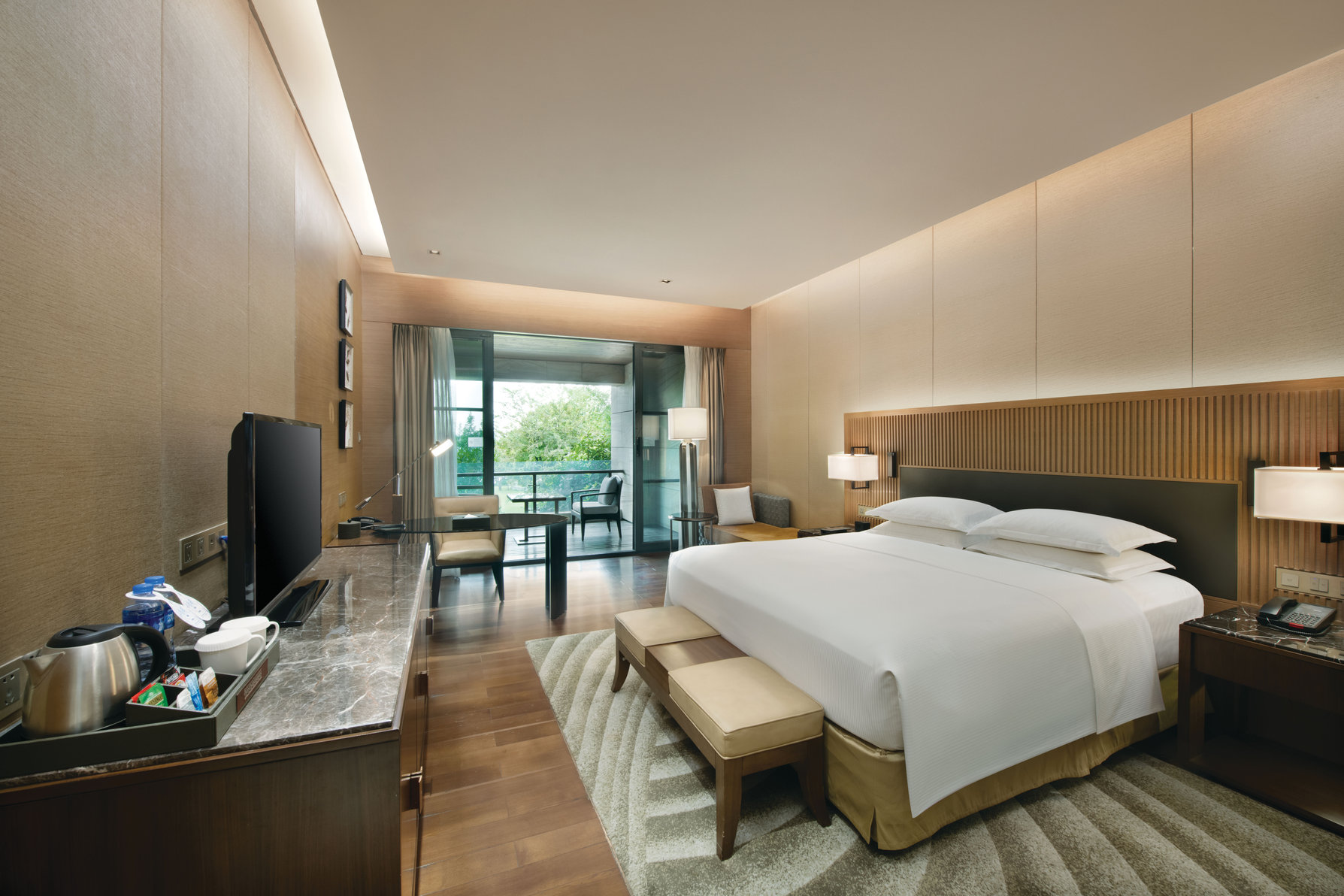 Hilton Wuhan Optics Valley Room Type - KING GUEST ROOM GARDENVIEW