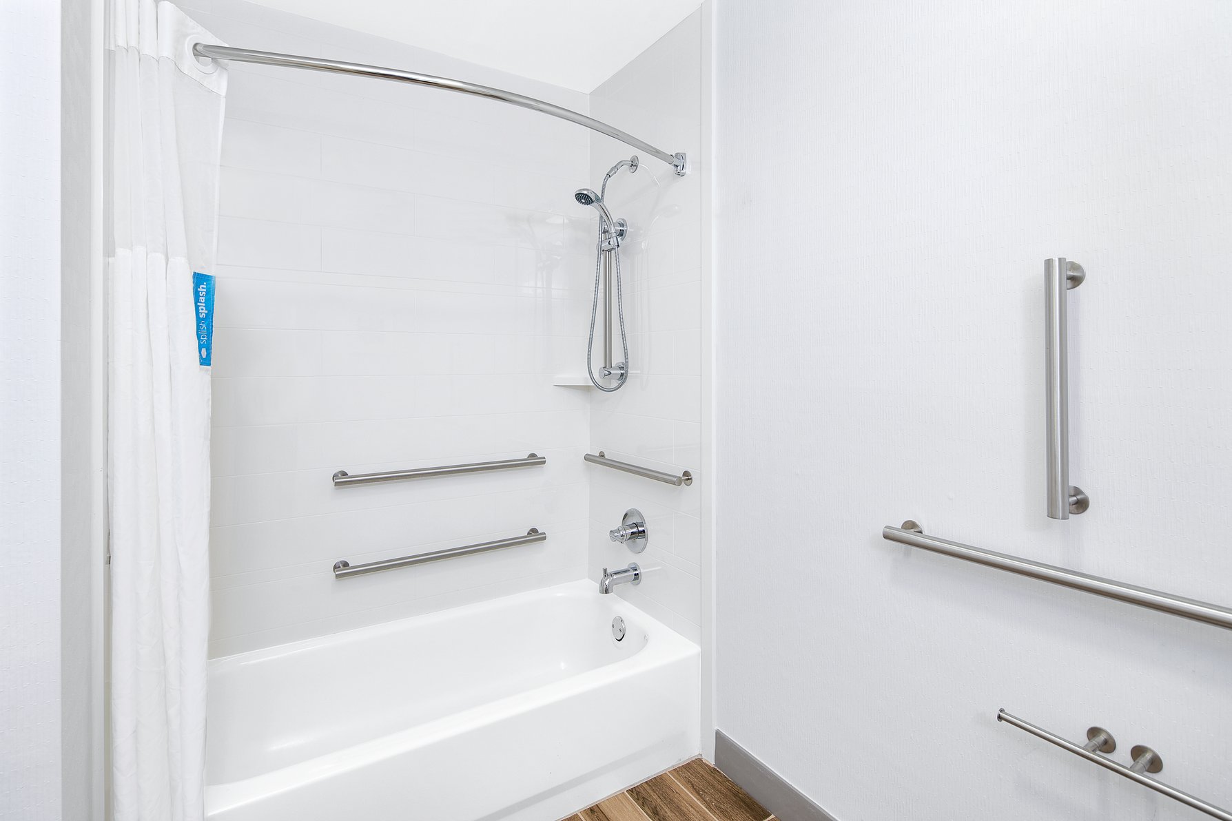 Hampton Inn by Hilton Thomasville Room Type - 1 DBL ACCESSIBLE W TUB NS