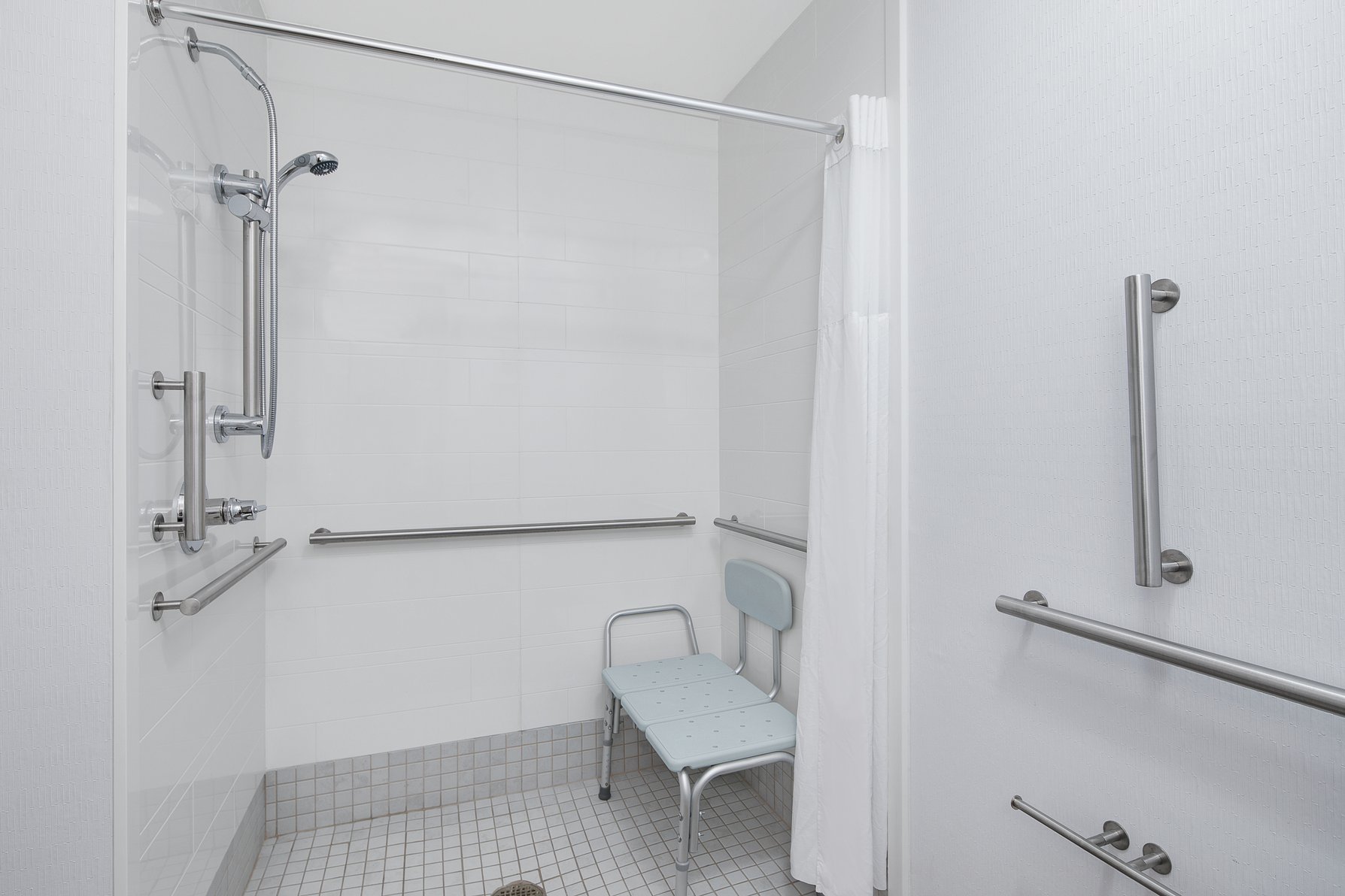 Hampton Inn by Hilton Thomasville Room Type - 1 DBL ACC W ROLLIN SHWR NS