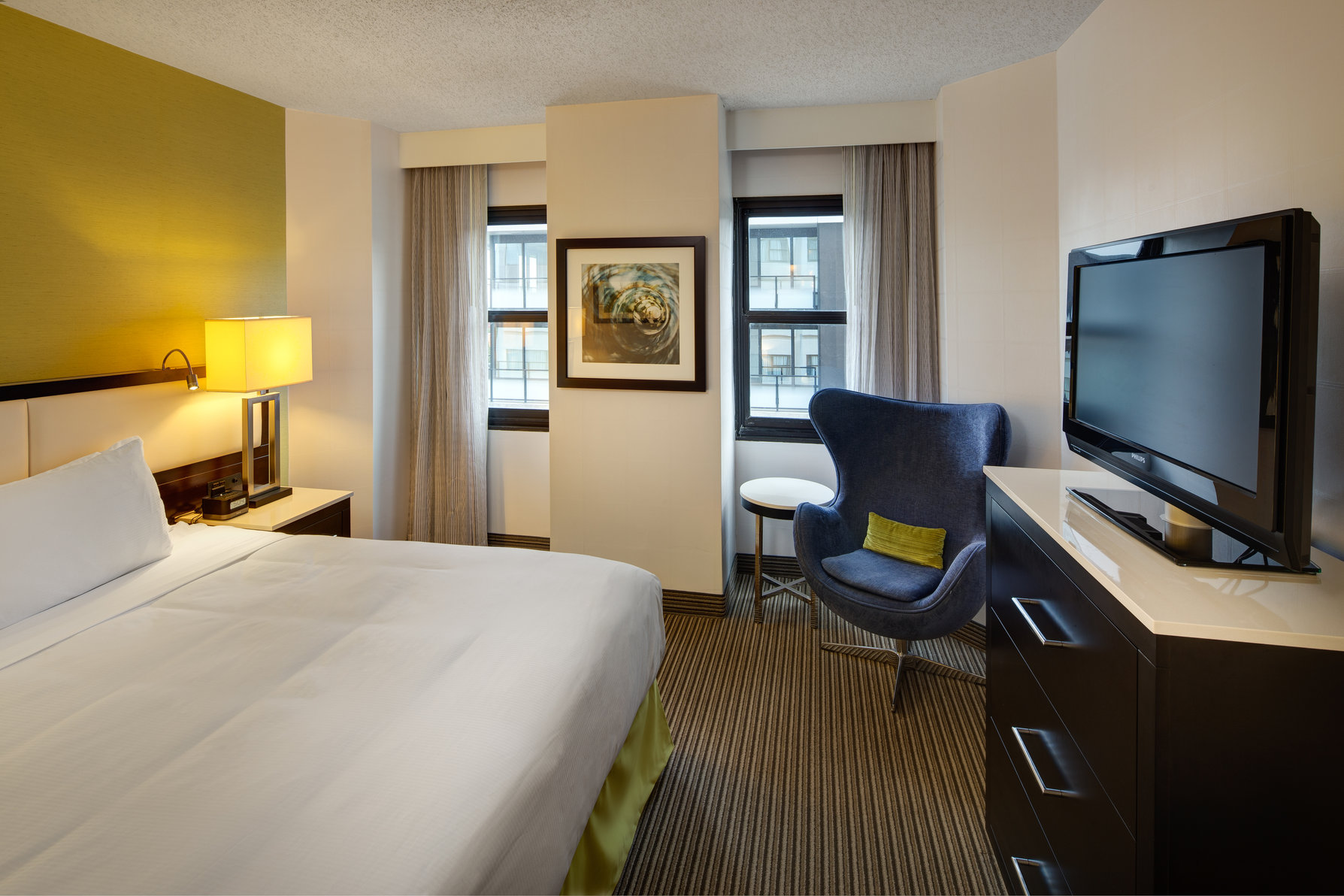 The Hollis Halifax a DoubleTree Suites by Hilton Hotel Room Type - 1 KING BED STUDIO SUITE