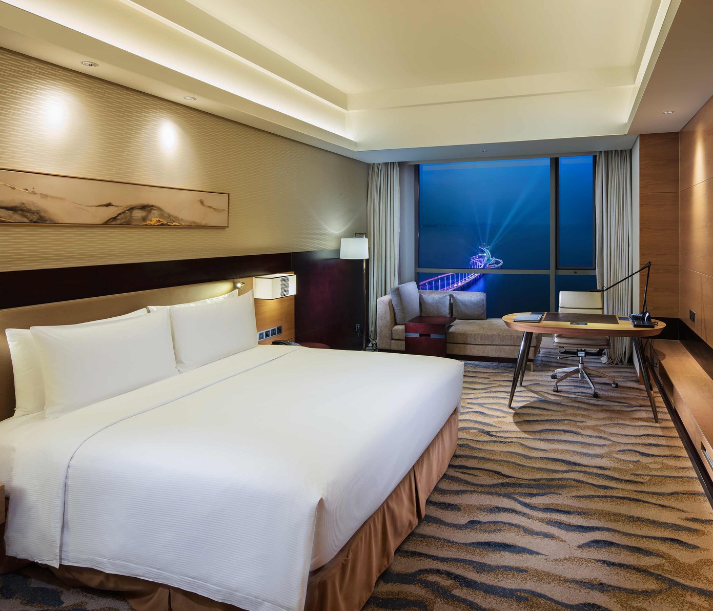 Hilton Yantai Golden Coast Room Type - KING EXEC RM SEA VW