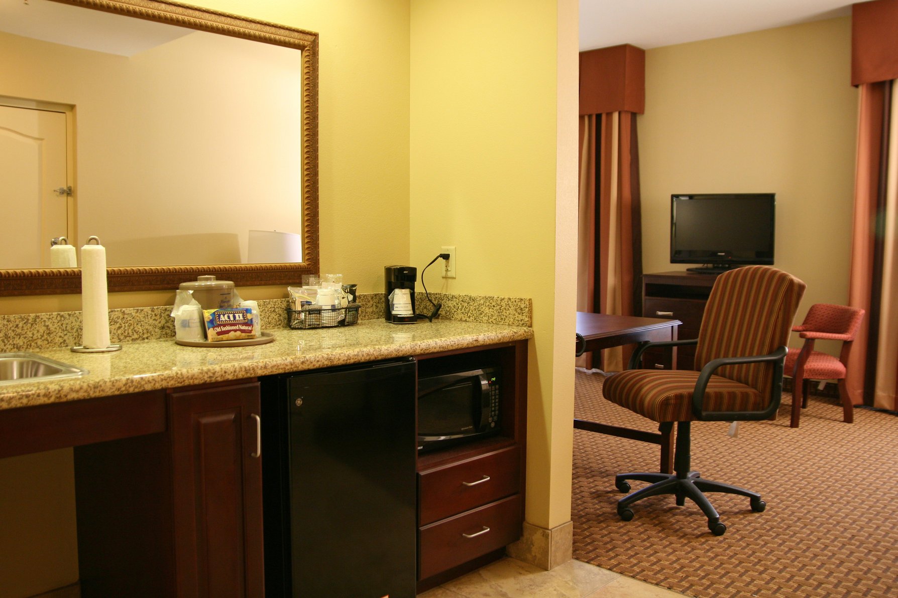 Hampton Inn & Suites Sevierville at Stadium Drive Room Type - 1KNG STUDIO SOFABED NOSMOK