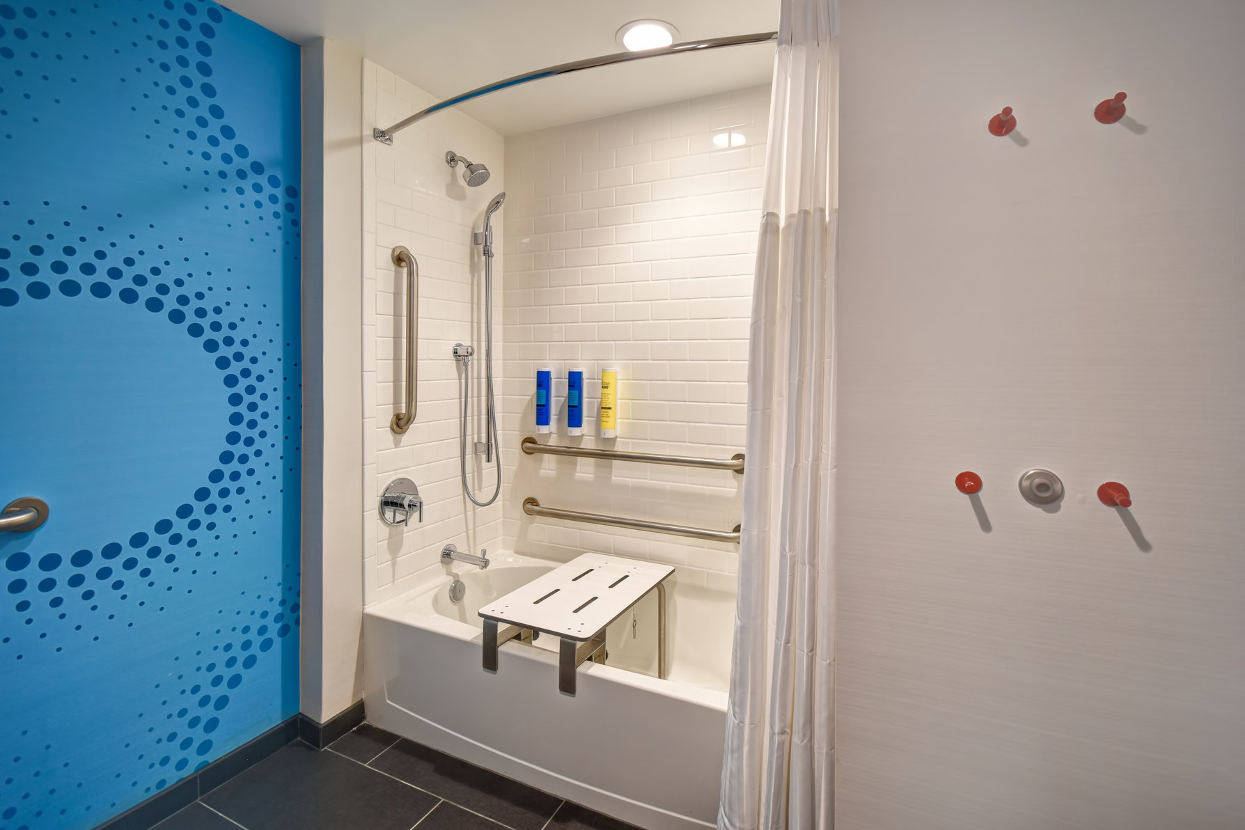 Tru by Hilton Pigeon Forge, TN Room Type - 1K 1 TW BNK ACC RM W TUB