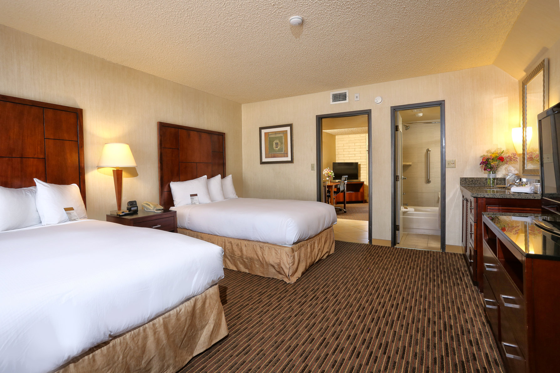 DoubleTree Suites by Hilton Tucson Airport Room Type - 1 KG 2 RM STE HEARING NSMK