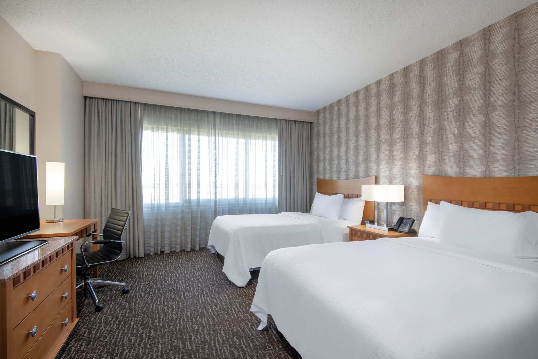 Embassy Suites by Hilton Northwest Arkansas Room Type - 2 DBL BED SUITE ACC TUB