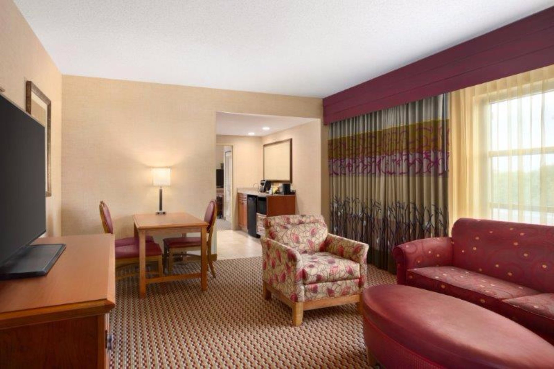 Embassy Suites by Hilton Northwest Arkansas Room Type - 1 KNG STE MOB HR RI SHOWER