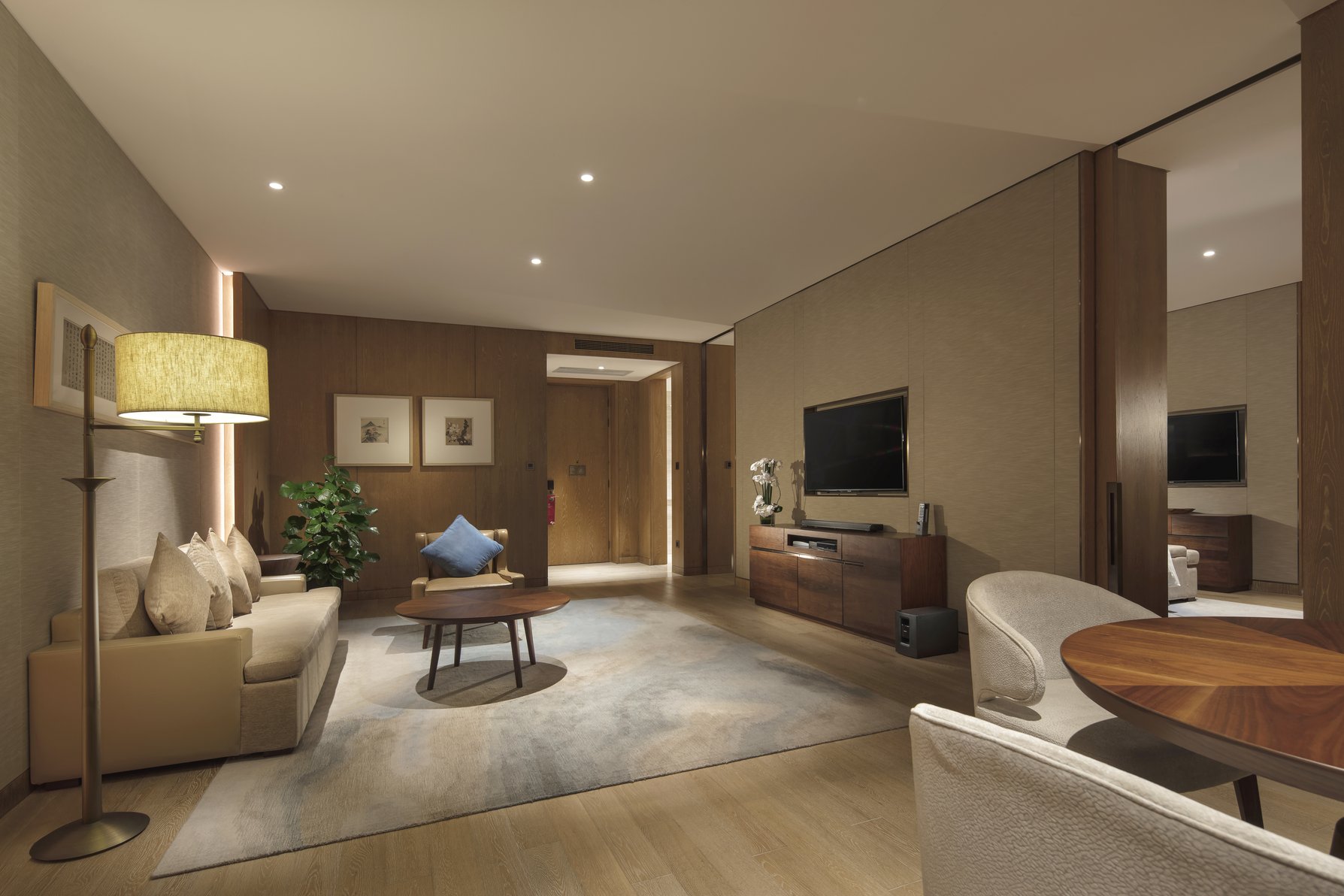 Conrad Xiamen Room Type - GRAND PREMIER SUITE CITYVW