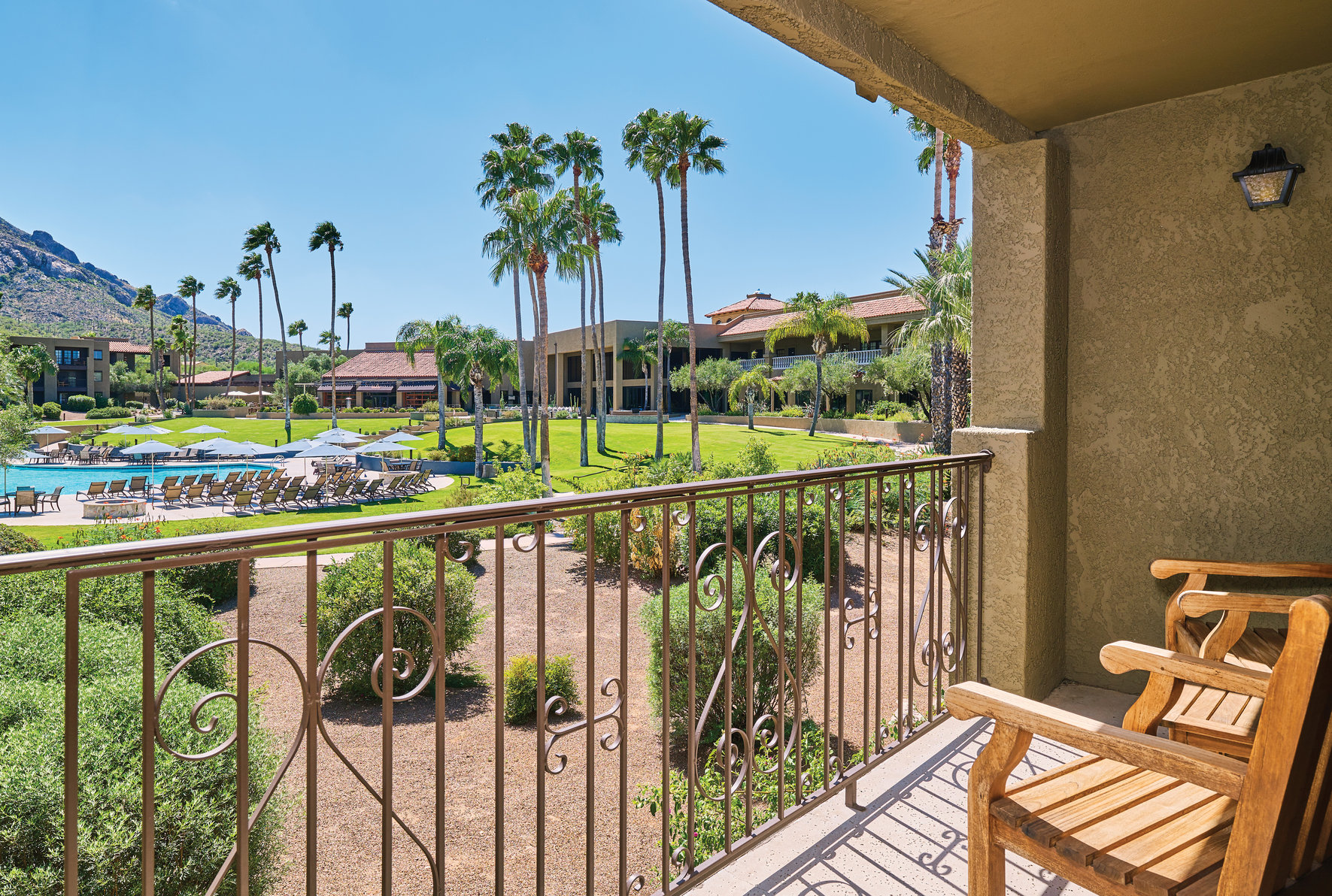 El Conquistador Tucson, A Hilton Resort Room Type - 1 QN POOL VW ACC RI SHWR
