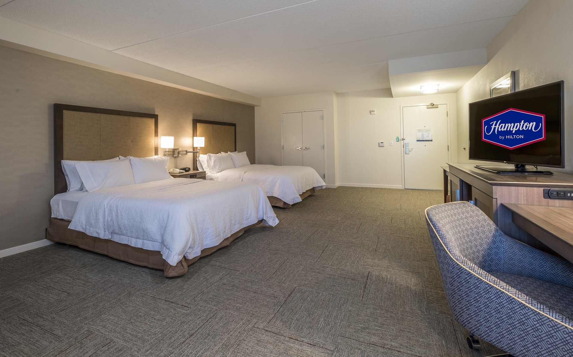 Hampton Inn by Hilton Waterville Room Type - 2QN MOB HEA ACC TUB STU NS