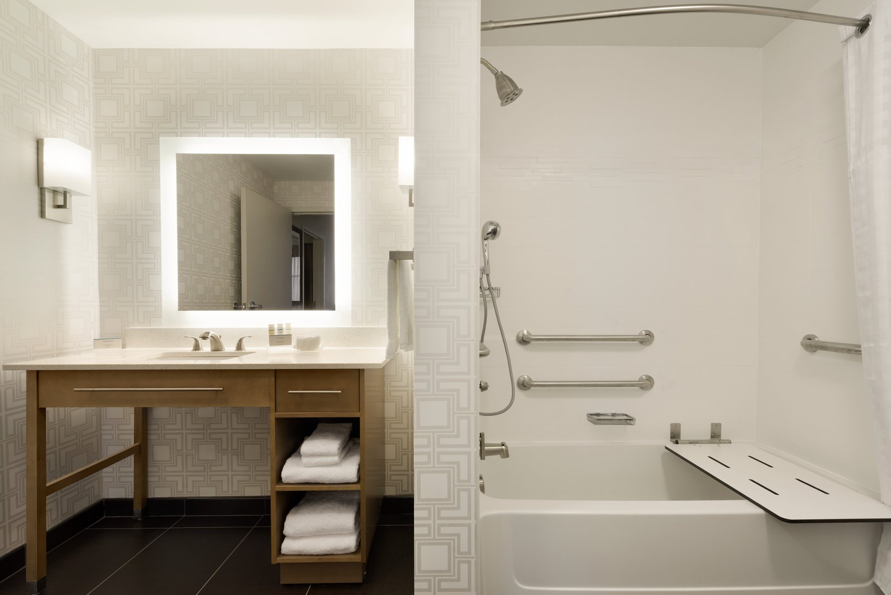 Homewood Suites by Hilton Southaven Room Type - 2QN HEARING ACC SUITE NS