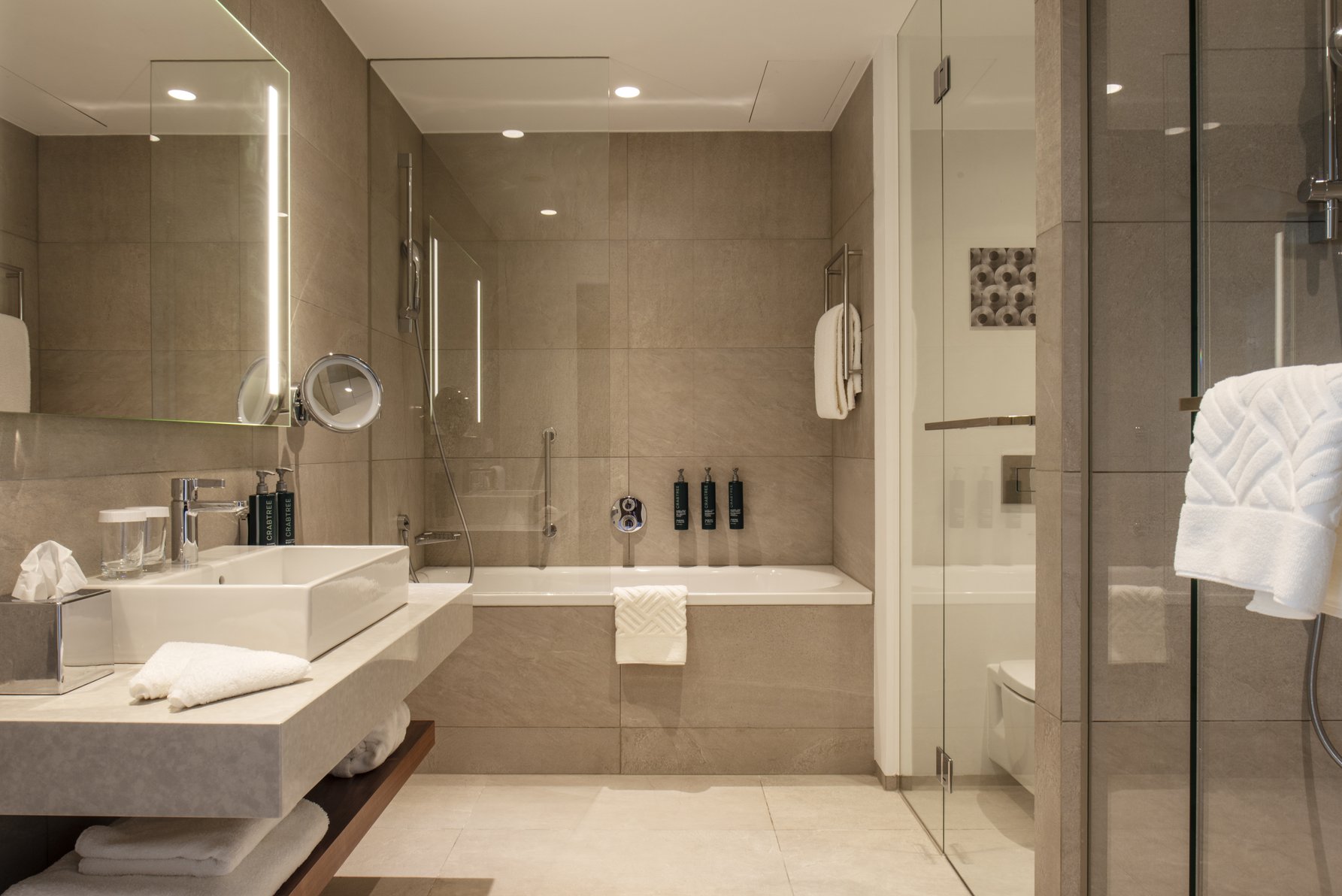 DoubleTree by Hilton Hotel Wroclaw Room Type - KING JUNIOR SUITE