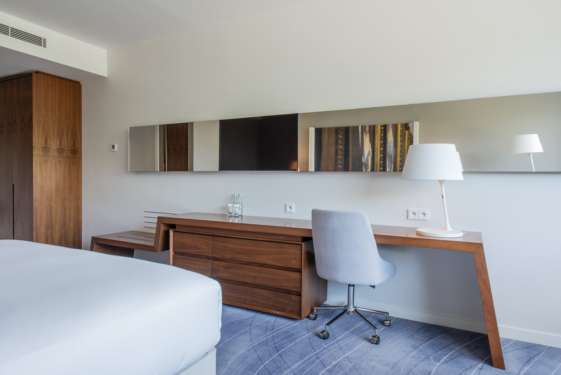 DoubleTree by Hilton Hotel Wroclaw Room Type - KING GUEST ROOM