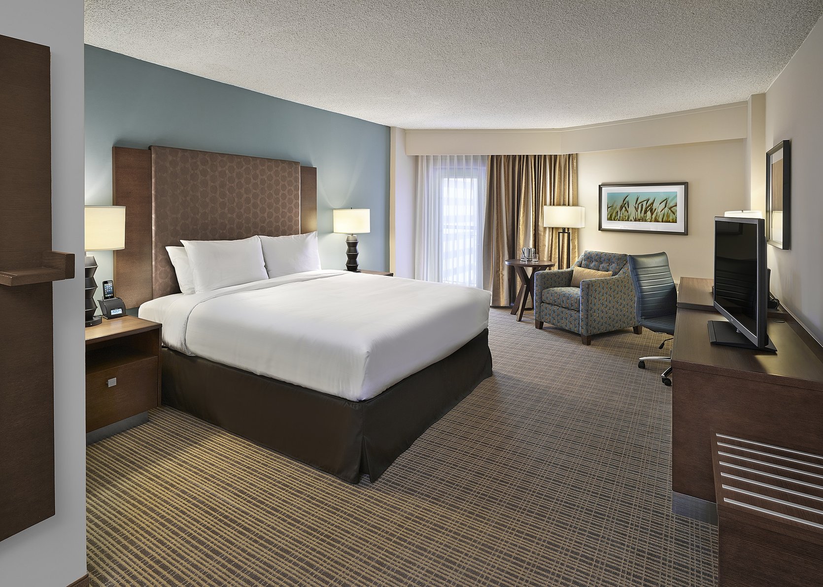 DoubleTree by Hilton Hotel & Conference Centre Regina Room Type - 1 KG ACC RI SHWR NO SMOK