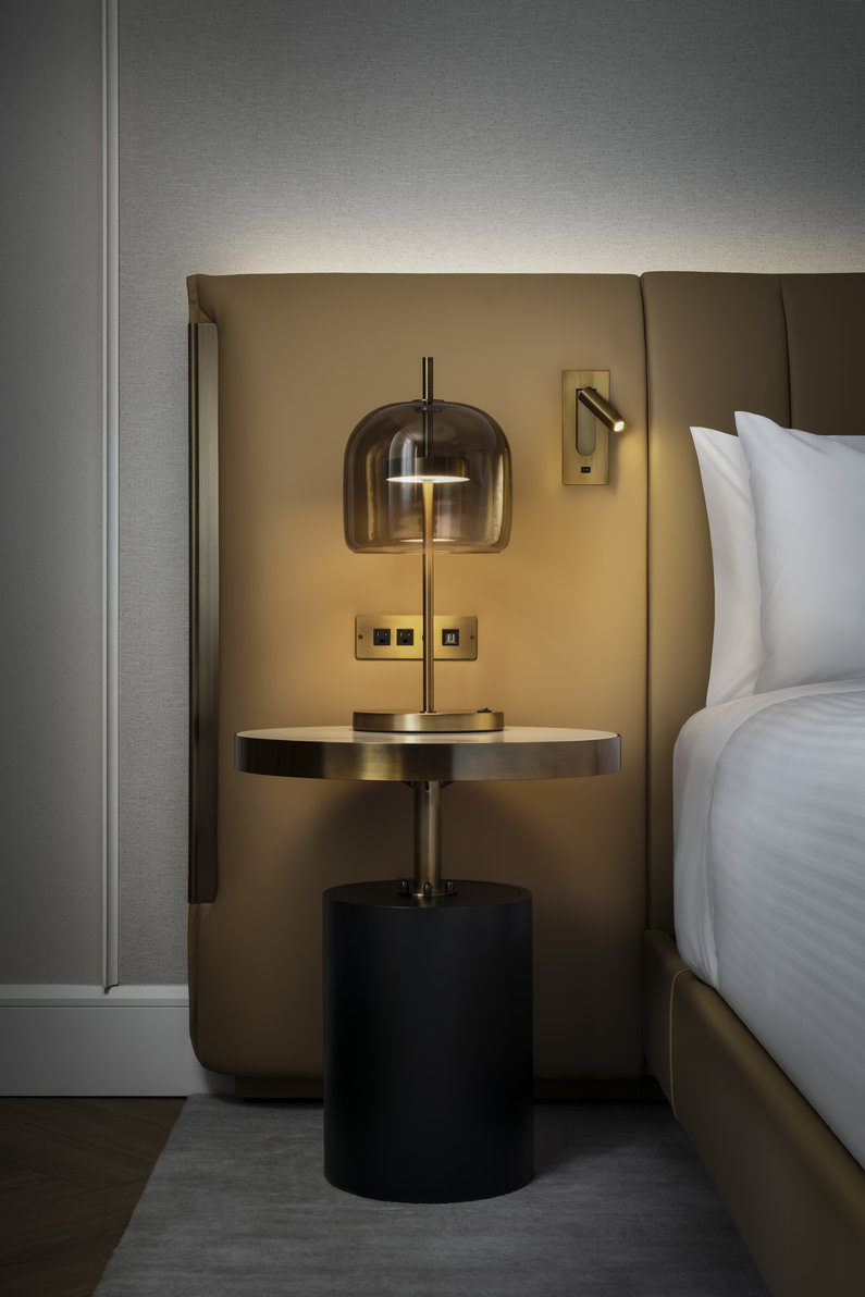 Vogue Hotel Montreal Downtown Room Type - 1 KING DELUXE