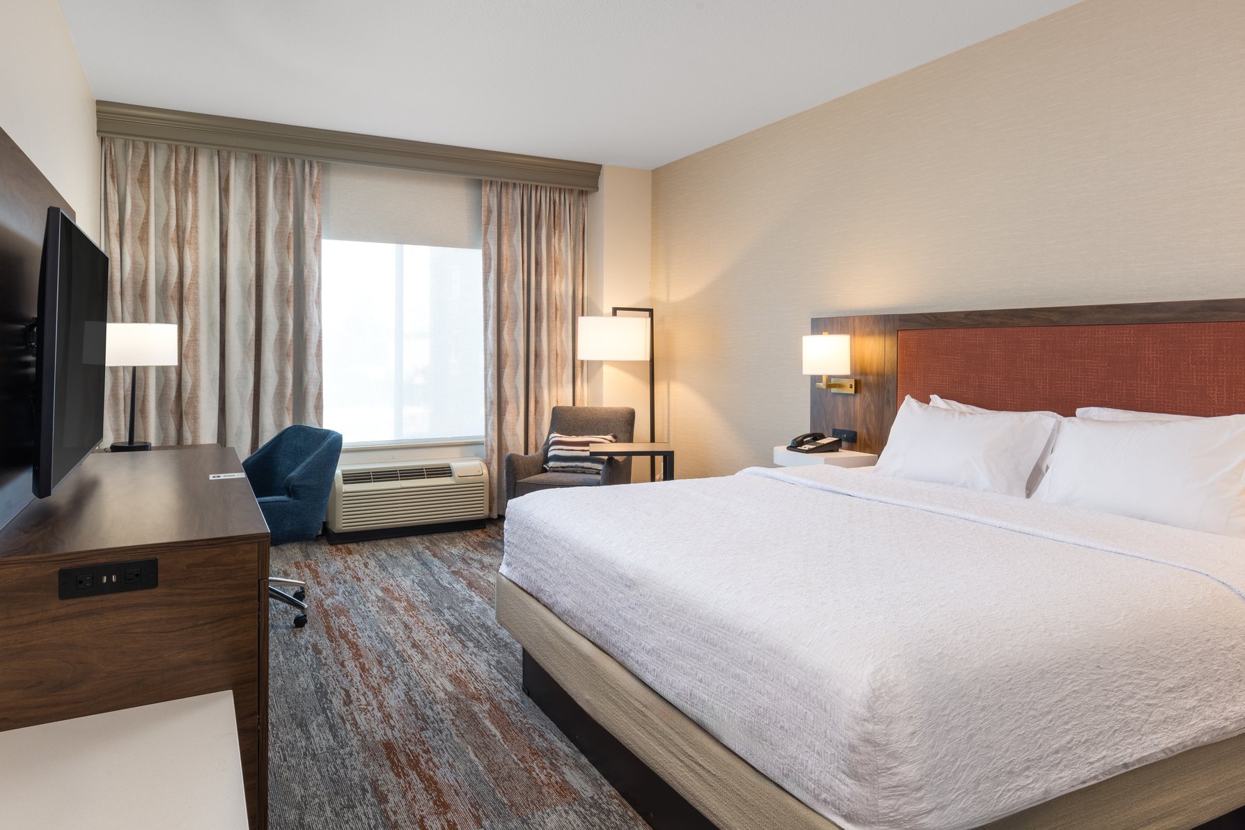 Hampton Inn & Suites by Hilton Yuba City Room Type - 1 KING BED NONSMOKING