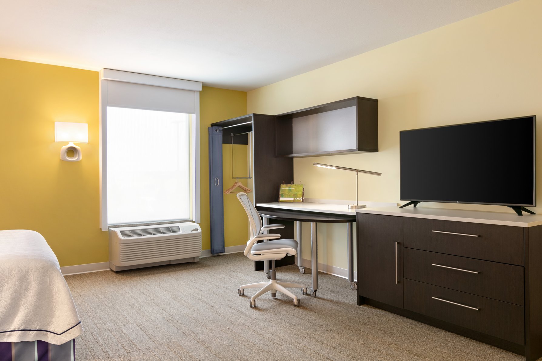 Home2 Suites by Hilton Fort St. John Room Type - 1QN ACC TUB SUITE NONSMOK