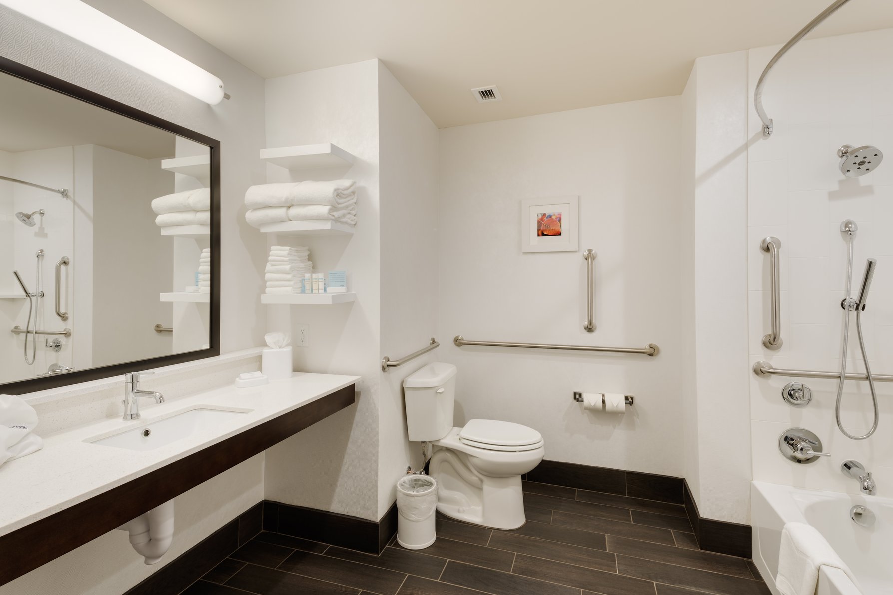 Hampton Inn by Hilton Morristown, I-81 Room Type - 2 QNS ACCESSIBLE W TUB NS