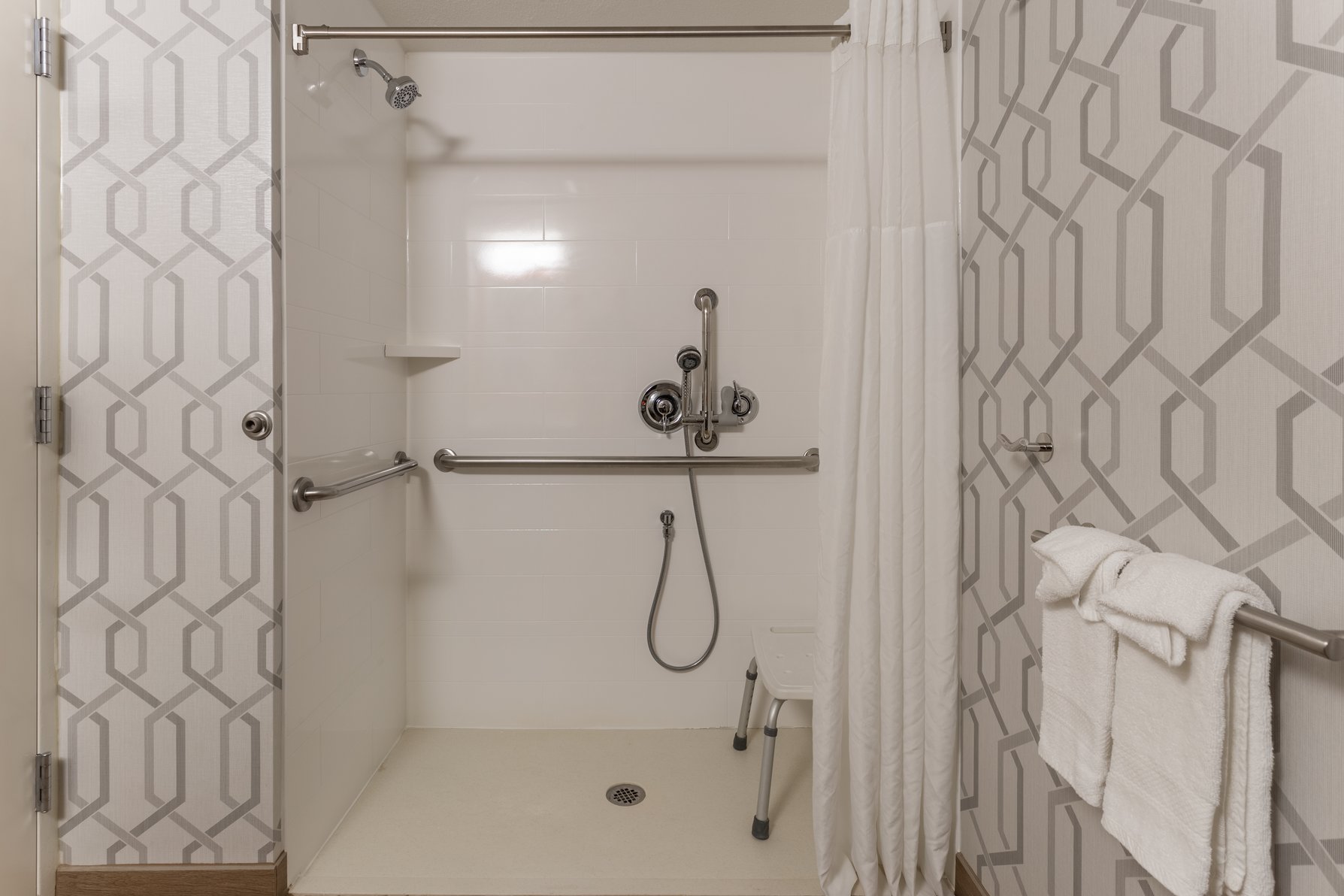 Hampton Inn by Hilton Madison East Towne Mall Area Room Type - 1 DBL ACC W ROLLIN SHWR NS