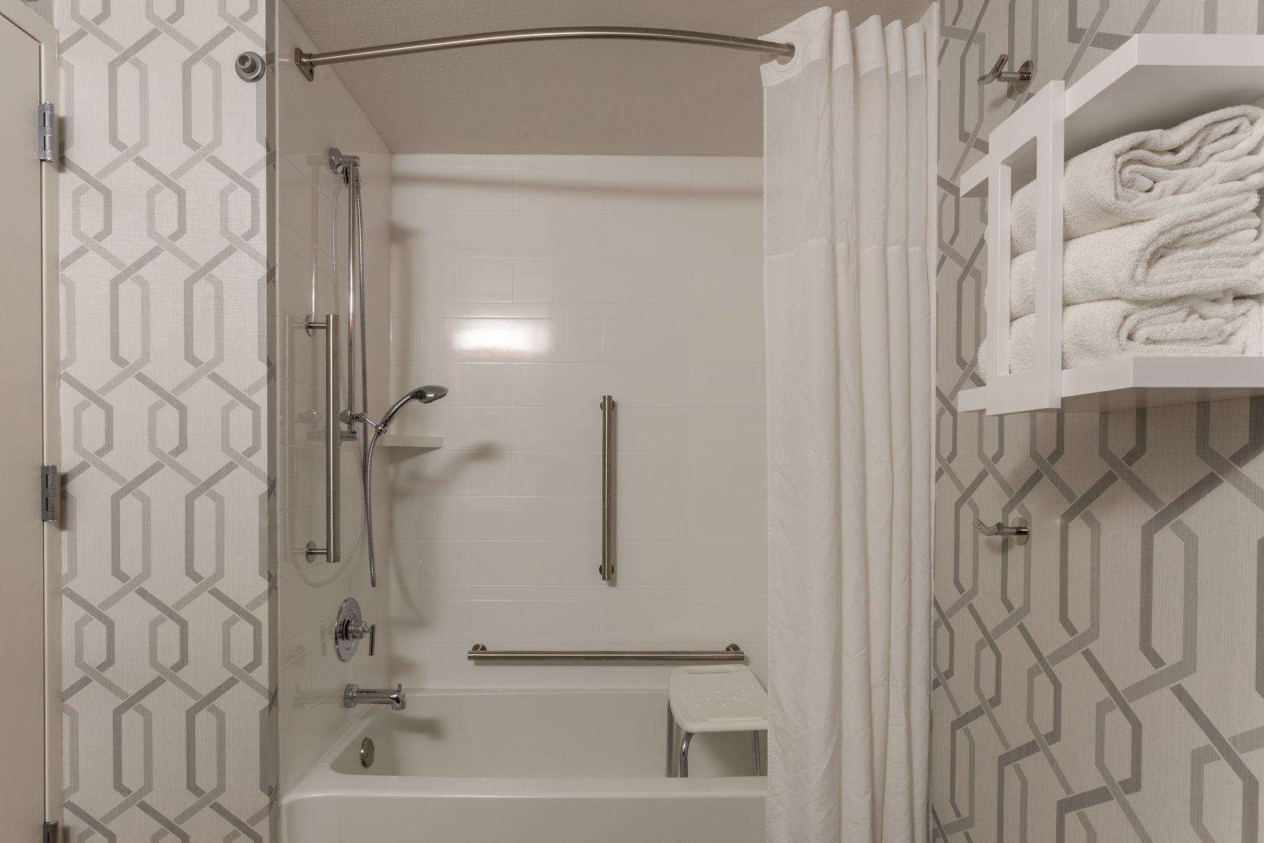 Hampton Inn by Hilton Madison East Towne Mall Area Room Type - 1 DBL ACC TUB NON SMOKING