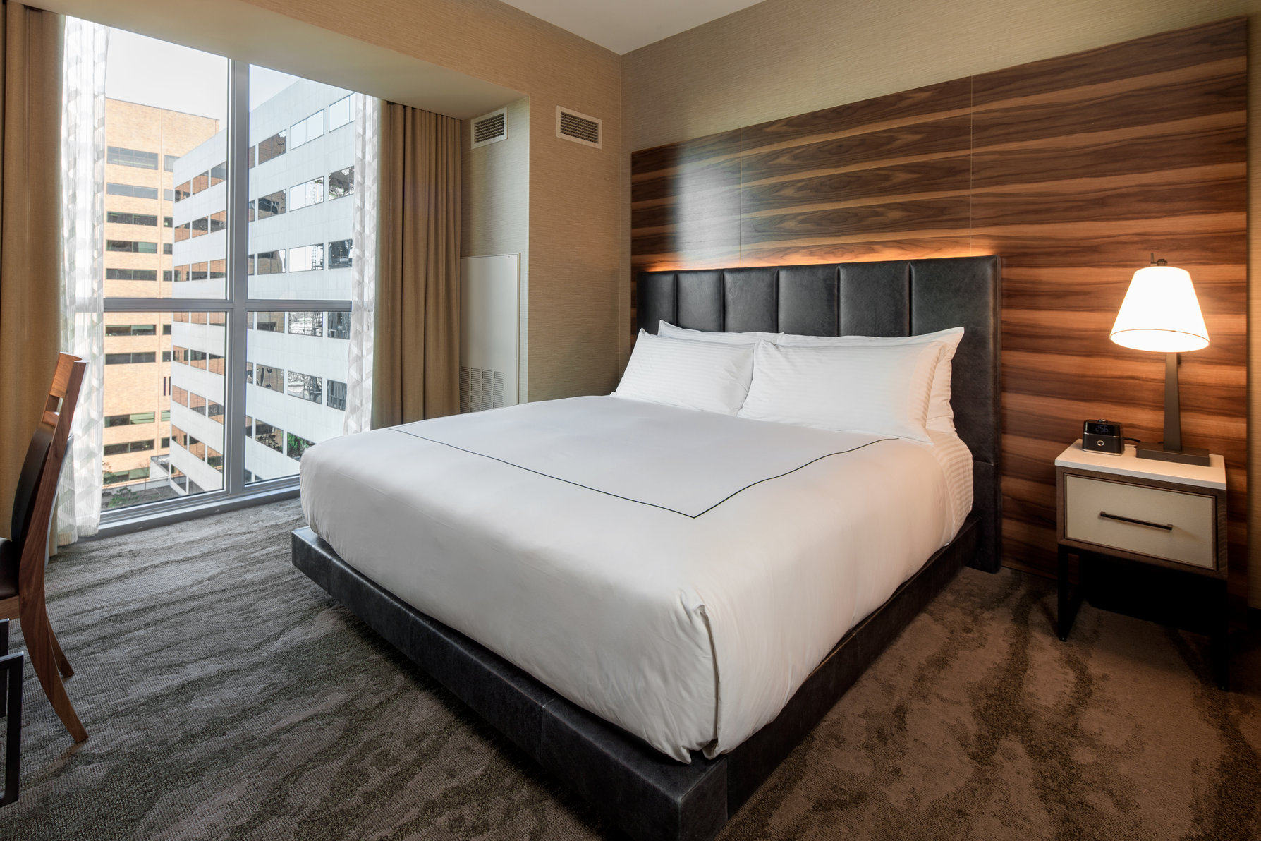 The Porter Portland, Curio Collection by Hilton Room Type - 1K PRTL RIV VW MOB ACC TU