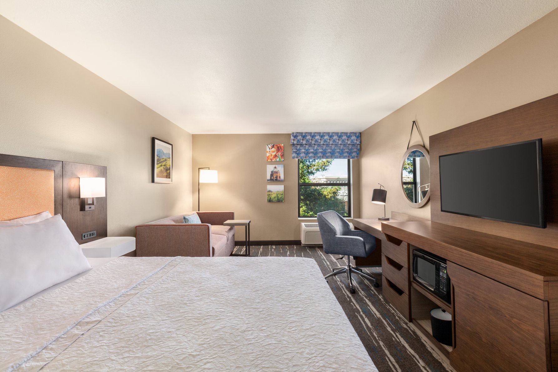 Hampton Inn by Hilton Tracy Room Type - KING STUDY-NON SMOKING